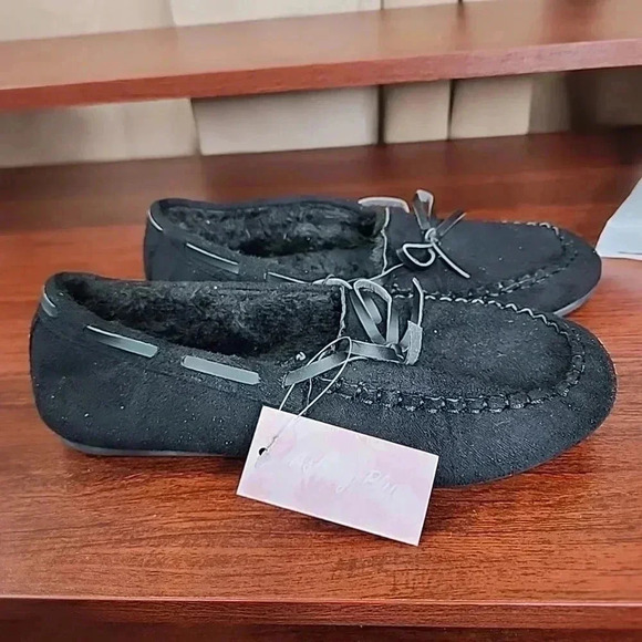 Ashley Blue Nwt Black faux fur Slippers Size 8 - Picture 6 of 8